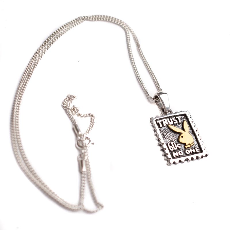 Joyería Playboy Trust No One Necklace Hombre Dorados | 7461-MRHWY