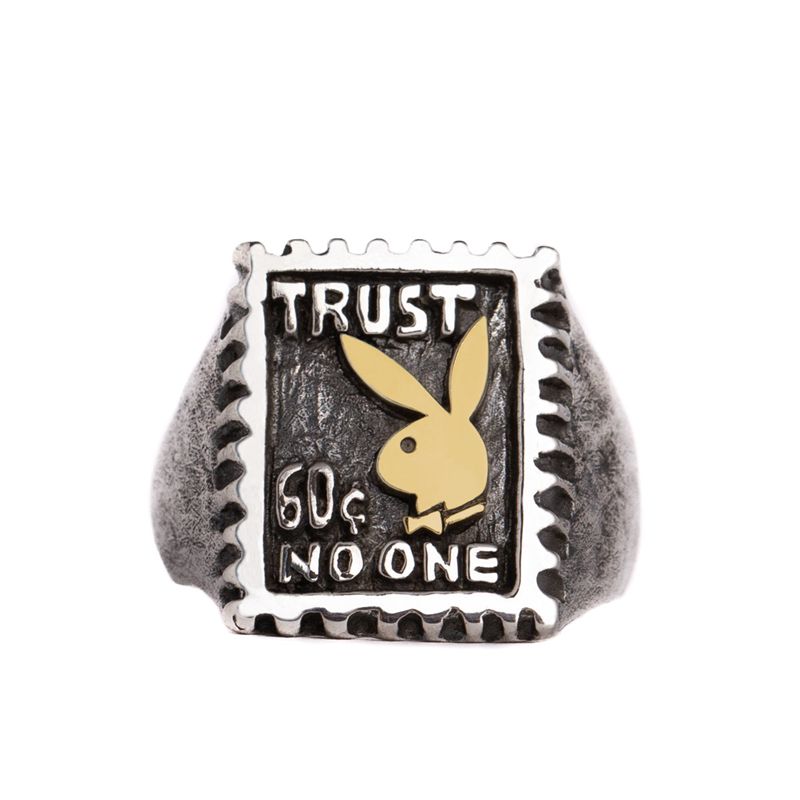 Joyería Playboy Trust No One Ring Hombre Grises | 3201-JPFMZ